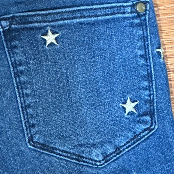 Judy Blue Flare Wide Leg Blue Jeans with Star Pattern Size 3/26 Very Stylish!! - Picture 3 of 12